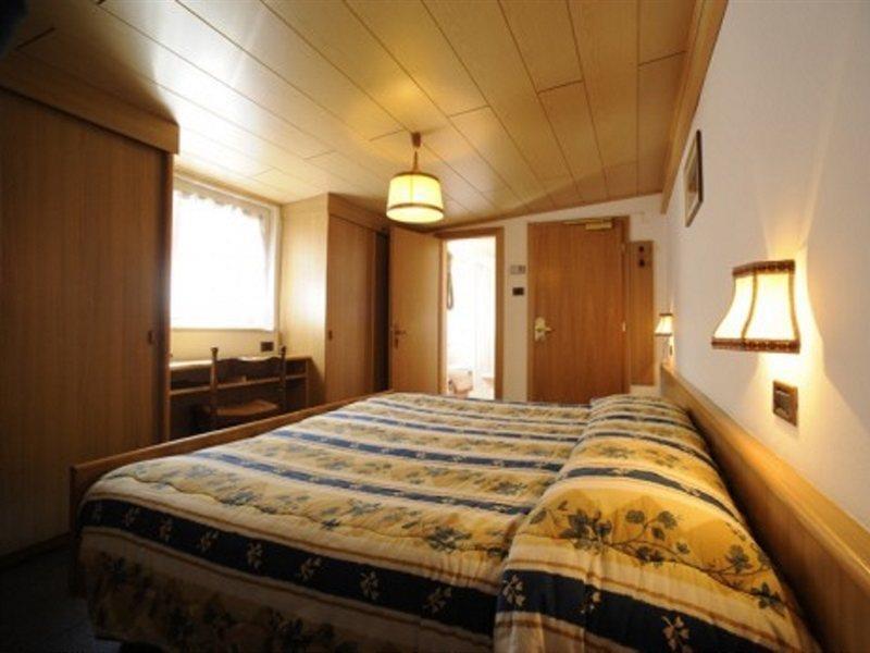 Hotel Arnika Pozza di Fassa Zewnętrze zdjęcie