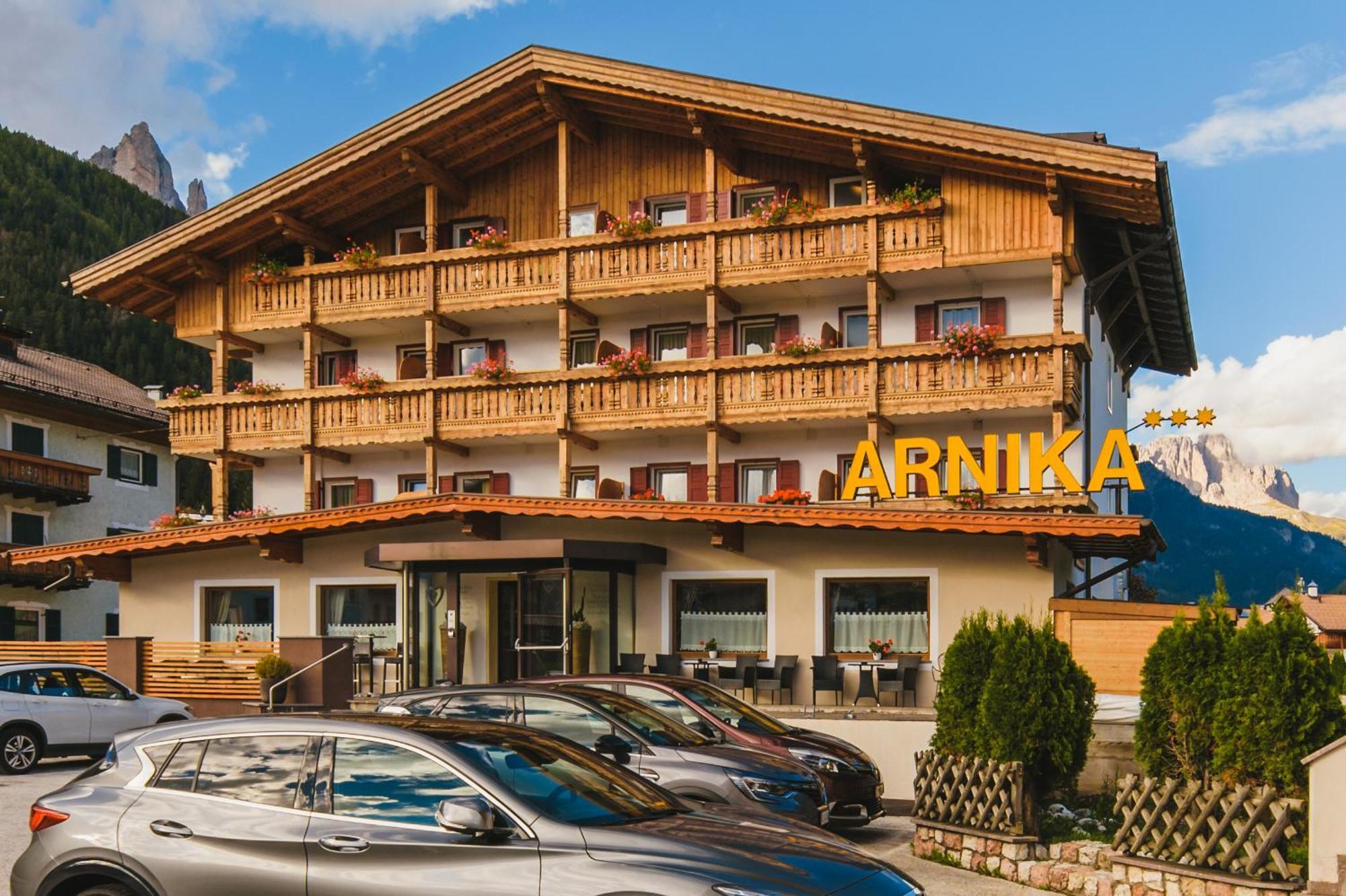 Hotel Arnika Pozza di Fassa Zewnętrze zdjęcie