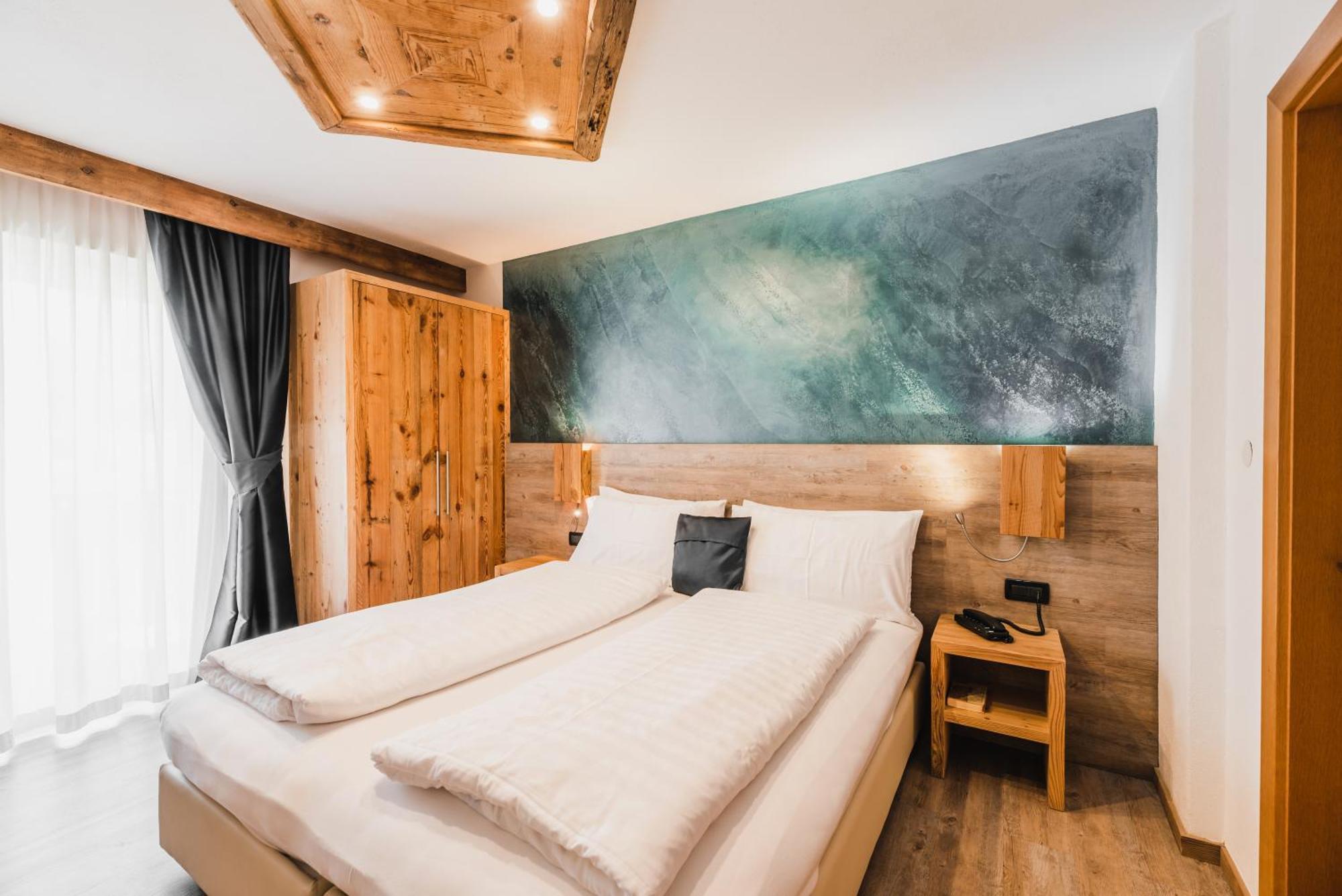 Hotel Arnika Pozza di Fassa Zewnętrze zdjęcie
