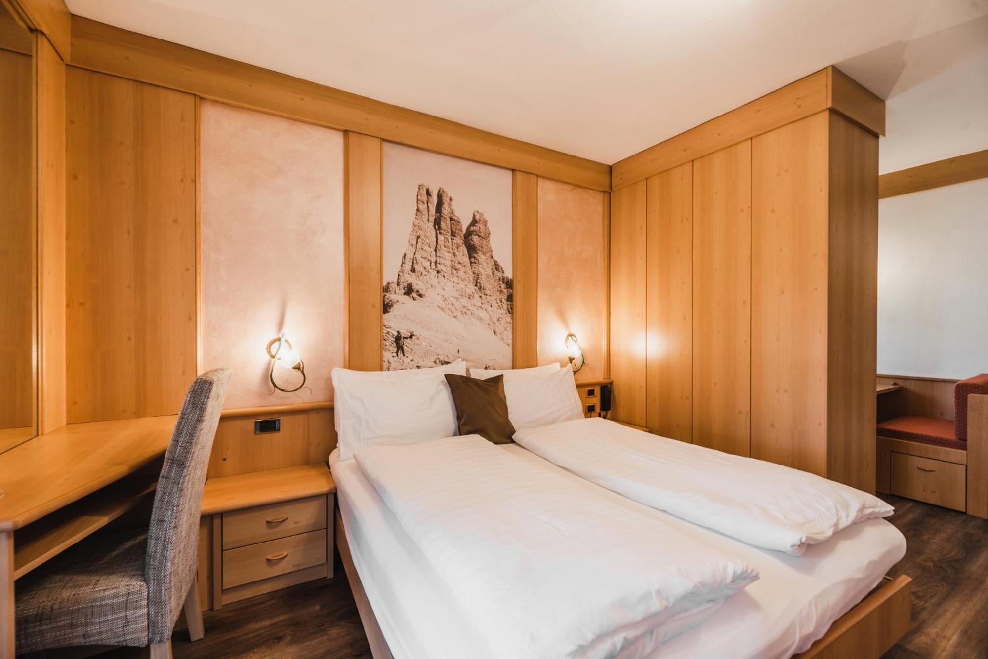 Hotel Arnika Pozza di Fassa Zewnętrze zdjęcie