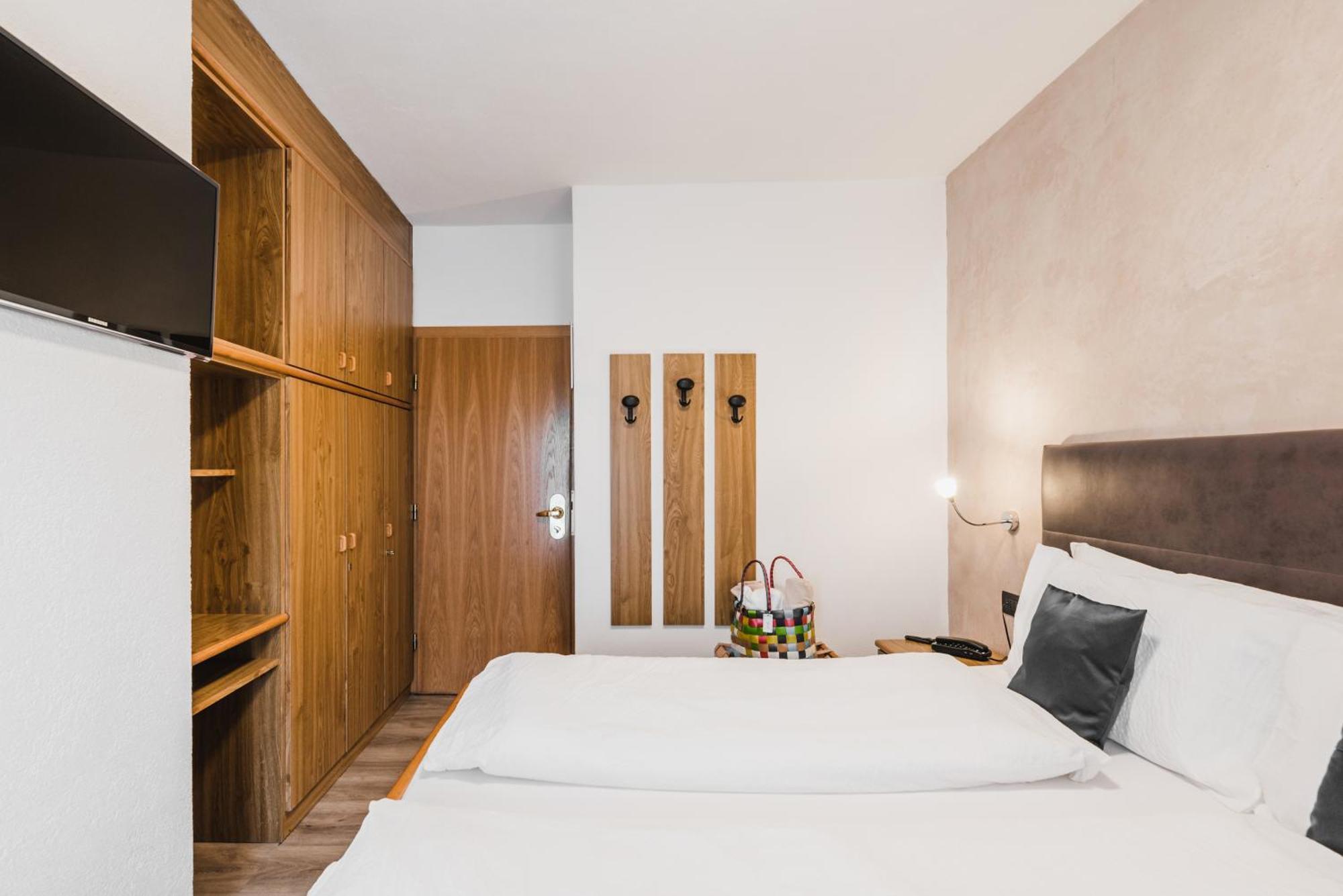 Hotel Arnika Pozza di Fassa Zewnętrze zdjęcie
