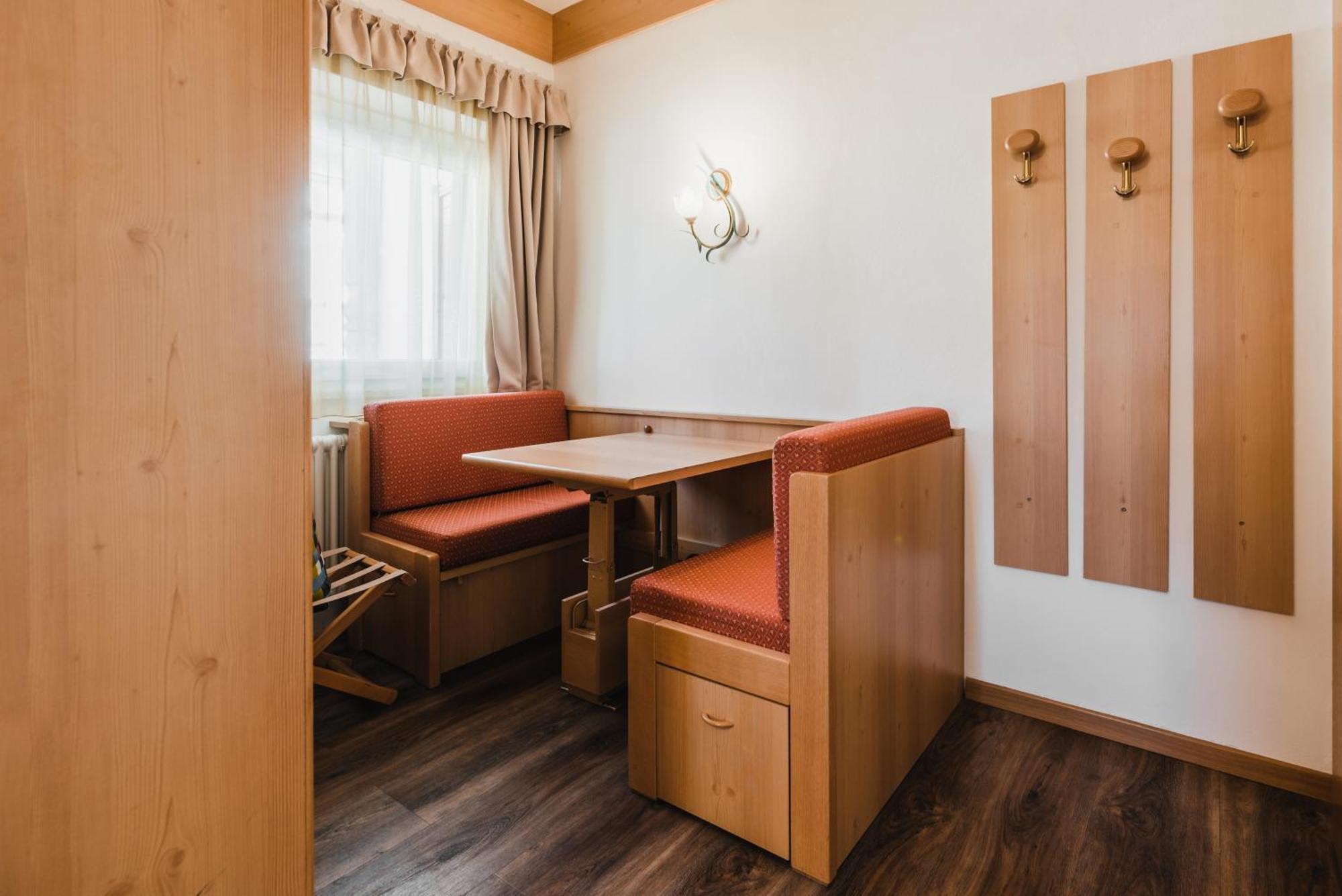 Hotel Arnika Pozza di Fassa Zewnętrze zdjęcie