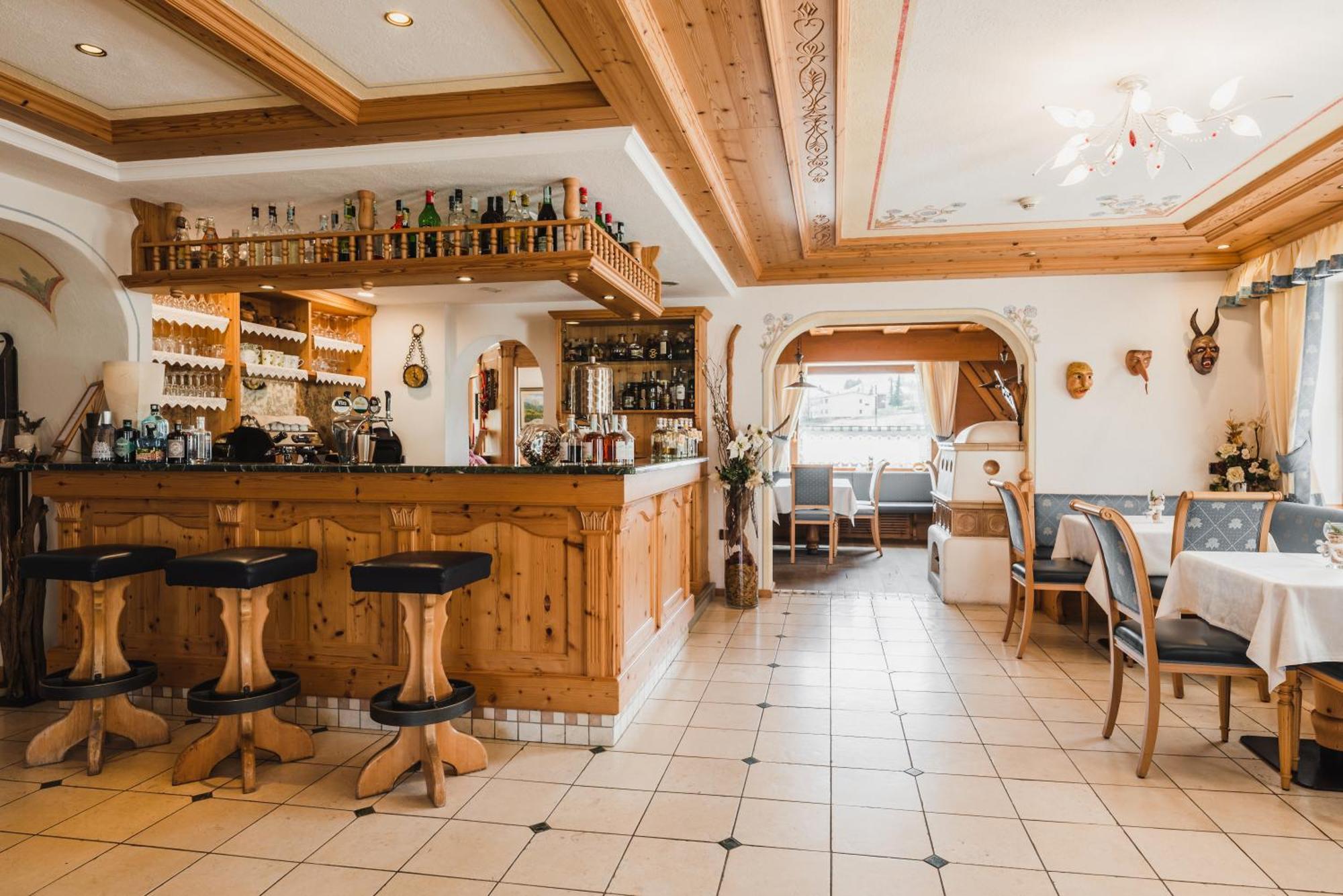 Hotel Arnika Pozza di Fassa Zewnętrze zdjęcie
