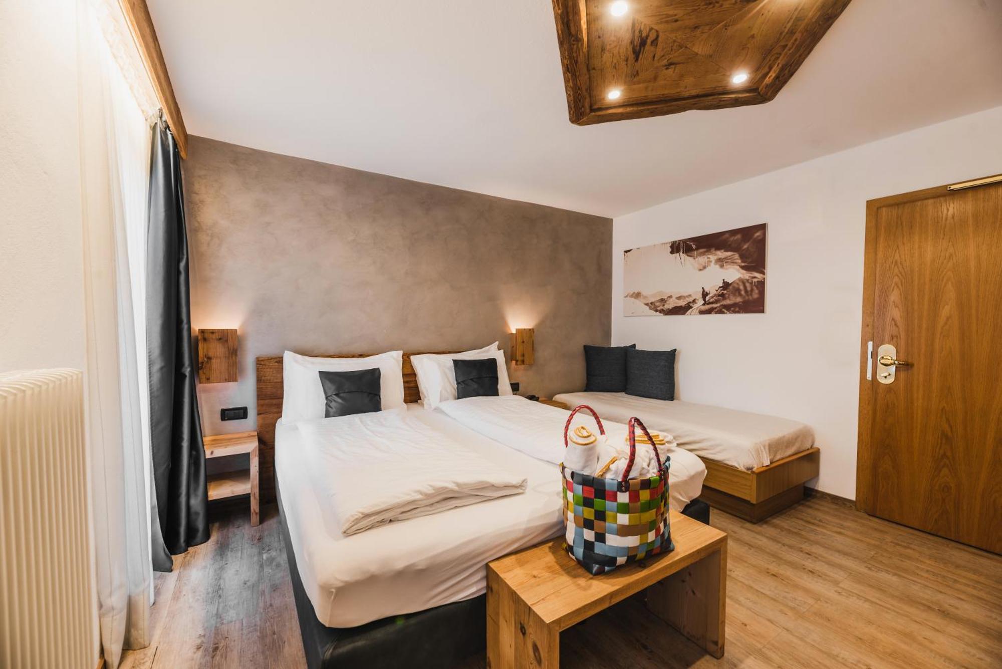 Hotel Arnika Pozza di Fassa Zewnętrze zdjęcie