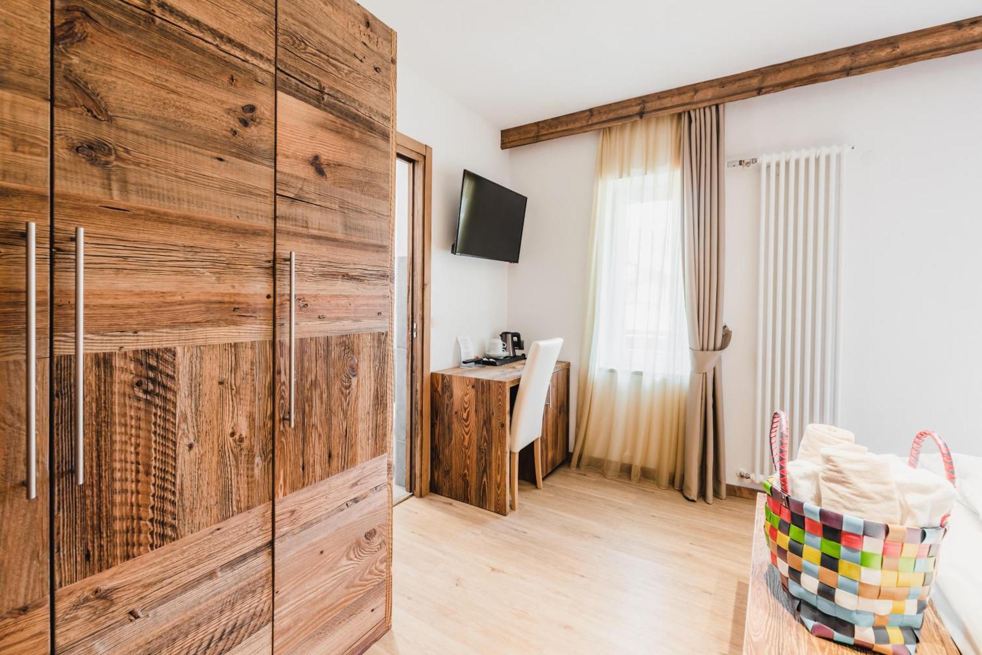 Hotel Arnika Pozza di Fassa Zewnętrze zdjęcie