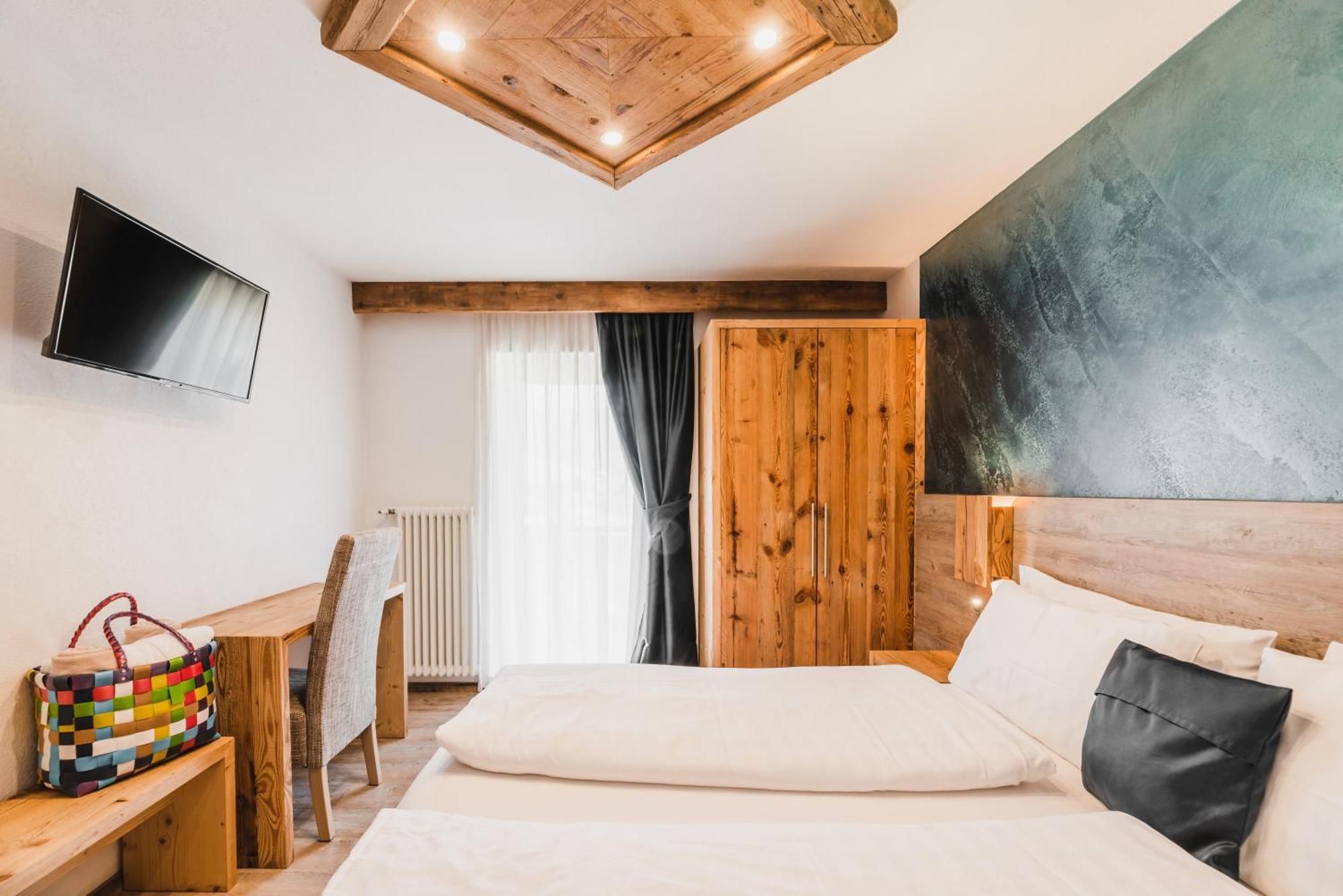 Hotel Arnika Pozza di Fassa Zewnętrze zdjęcie