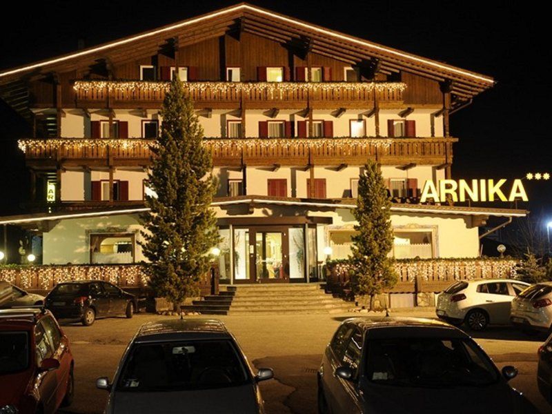Hotel Arnika Pozza di Fassa Zewnętrze zdjęcie